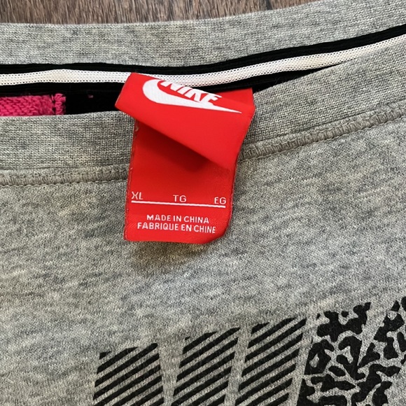 Nike girls Crewneck cropped sweater XL - Picture 2 of 7